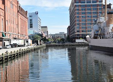 maryland/baltimore/fells-point/attraction/national-aquarium