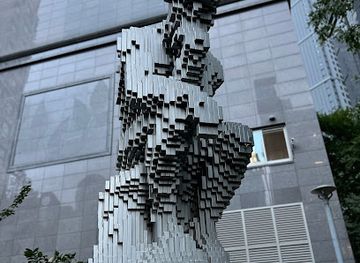 south-korea/daegu/dongseongno/attraction/the-thinker-statue