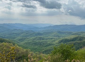 north-carolina/nantahala-national-forest/attraction/rolling-thunder-river-company