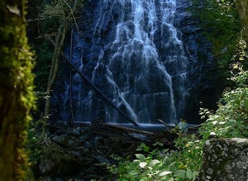 south-carolina/blue-ridge-mountains/attraction/crabtree-falls