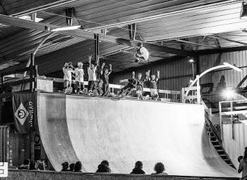 france/bordeaux/attraction/hangar-darwin-skatepark