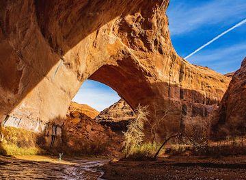 utah/grand-staircase-escalante-national-monument/attraction/jacob-hamblin-arch