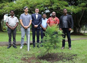 fiji/beqa-island/attraction/international-tree-of-peace-strom-pokoja-fiji