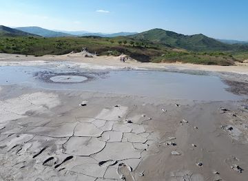 romania/buzau/attraction/vulcanii-noroiosi-paclele-mici