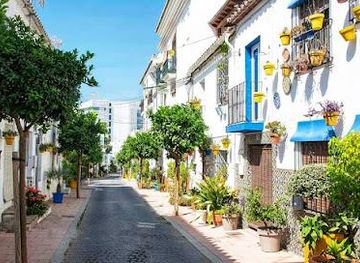 gibraltar/gorham-s-cave-complex/attraction/centro-historico-de-estepona