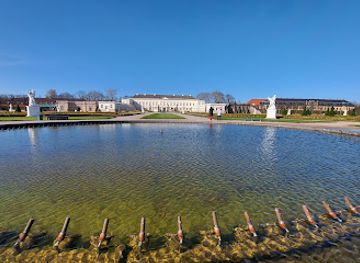 germany/hannover/vahrenwald/attraction/bell-fountain
