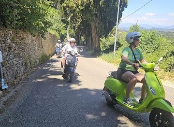 italy/florence/attraction/tuscany-vespa-cycle-and-bike-tour