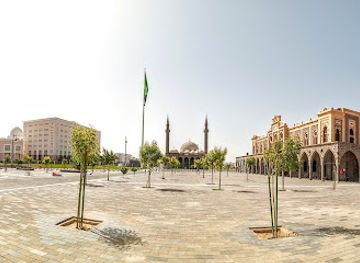 saudi-arabia/medina/attraction/king-abdulaziz-square