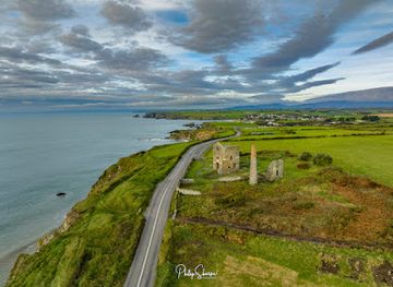 ireland/county-waterford/attraction/copper-coast-unesco-global-geopark