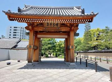 japan/fukuoka/attraction/hakata-sennen-no-mon-gate