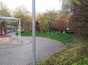 luxembourg/remerschen-lake/attraction/skver-dlya-progulyanok