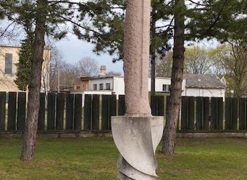 hungary/szekesfehervar/attraction/a-repules-aldozatainak-emlekmuve-szekely-janos-jeno-1994