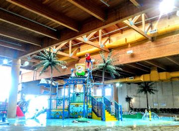 iowa/spirit-lake/attraction/boji-splash-indoor-waterpark
