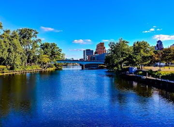 michigan/lansing/attraction/adado-riverfront-park