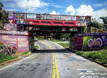 south-dakota/southeast-south-dakota/attraction/the-graffiti-bridge