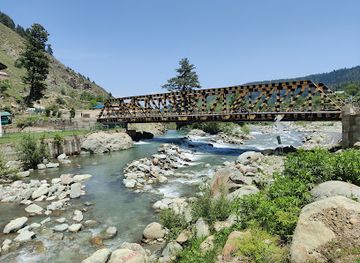 pakistan/ladakh/attraction/drung-waterfall