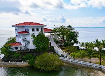 philippines/western-visayas/attraction/roca-encantada