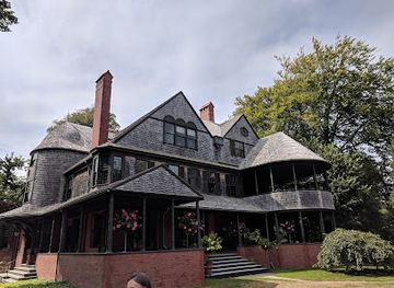 rhode-island/newport-cliff-walk/attraction/isaac-bell-house