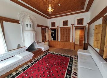 albania/saranda/attraction/ismail-kadare-s-house