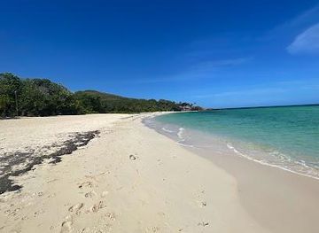 honduras/roatan/attraction/camp-bay-beach