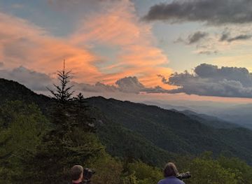 north-carolina/blue-ridge-mountains/attraction/waterrock-knob-visitor-center