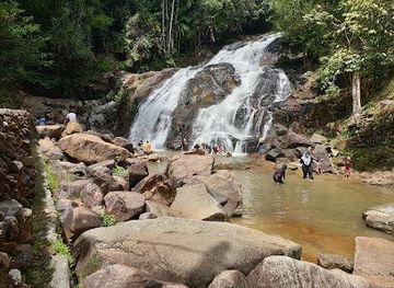 singapore/yishun/attraction/kota-tinggi-waterfalls