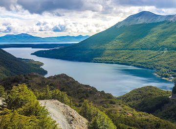 chile/tierra-del-fuego/attraction/escondido-lake