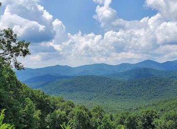 south-carolina/blue-ridge-mountains/attraction/southern-highland-craft-guild-folk-art-center