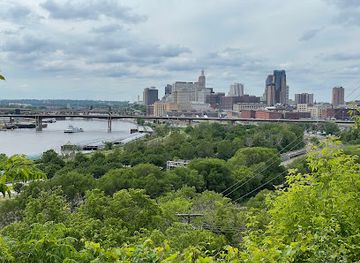 minnesota/mississippi-river/attraction/indian-mounds-regional-park