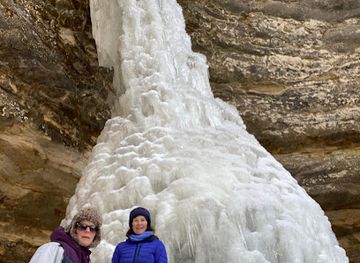 michigan/pictured-rocks-national-lakeshore/attraction/the-curtains-ice-climbing-wall