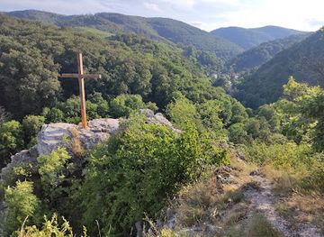 hungary/bukk-national-park/attraction/molnar-szikla