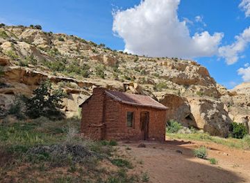 utah/capitol-reef-national-park/attraction/behunin-cabin