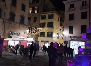 italy/lucca/attraction/giostra-in-piazza-napoleone