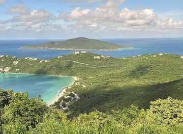 british-virgin-islands/road-town/attraction/drake-s-seat