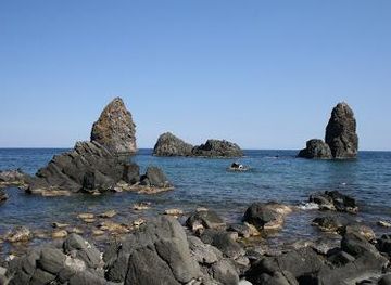 italy/catania/attraction/faraglioni-dei-ciclopi