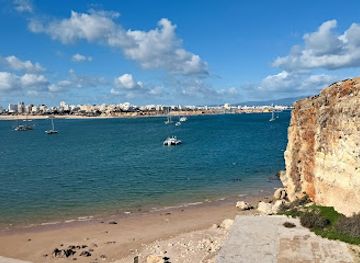 portugal/portimao/attraction/praia-do-molhe