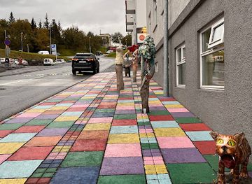 iceland/akureyri-area/attraction/rainbow-footpath