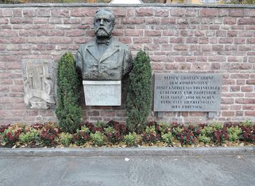 liechtenstein/eschnerberg/attraction/josef-gabriel-von-rheinberger-statue