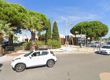 france/camargue/attraction/les-arcades-plage-port-camargue