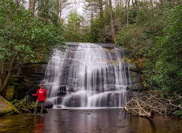 north-carolina/foothills/attraction/john-s-jump-falls