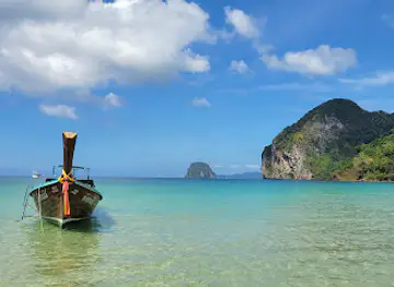 Garnet Beach (Charlie Beach)