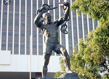 zambia/central-province/attraction/freedom-statue