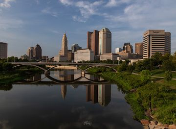 ohio/central-ohio/attraction/scioto-lounge-bronze-deer-sculpture
