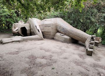 denmark/south-zealand/attraction/sleeping-louis-by-thomas-dambo-troll-12