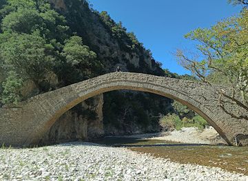 greece/ionian-islands/attraction/historic-stenoma-viniani-stone-bridge