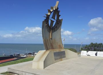 argentina/mar-del-plata/los-troncos/attraction/monumento-expedicion-atlantis