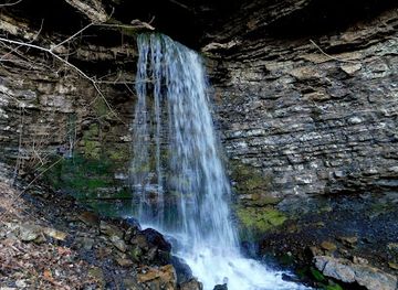arkansas/ozark-national-forest/attraction/big-creek-cave-falls