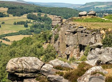 united-kingdom/peak-district/attraction/froggatt-edge