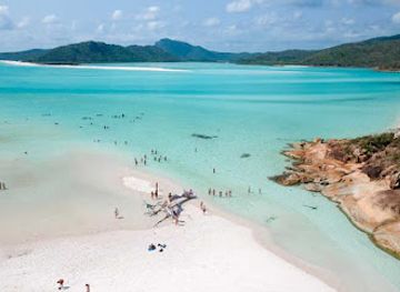 australia/whitsunday-islands/attraction/betty-s-beach