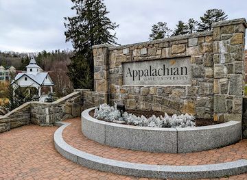 north-carolina/boone/attraction/founders-plaza